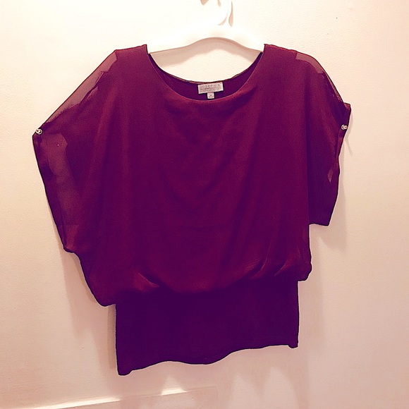 Sheer Shortsleeved Maroon Top!😍🌹 - Picture 3 of 3